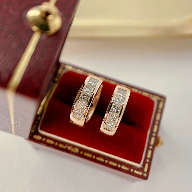 0.50CT of Diamonds Seating on 18K Solid Gold Earrings 